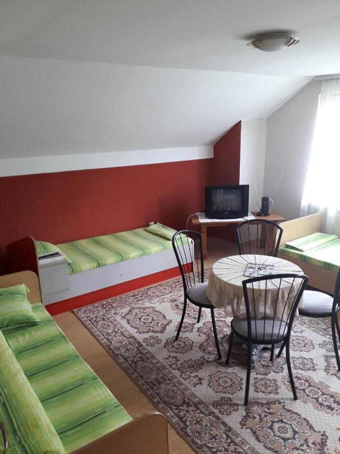 Prenociste Vitas Bed and Breakfast Miljevina Εξωτερικό φωτογραφία