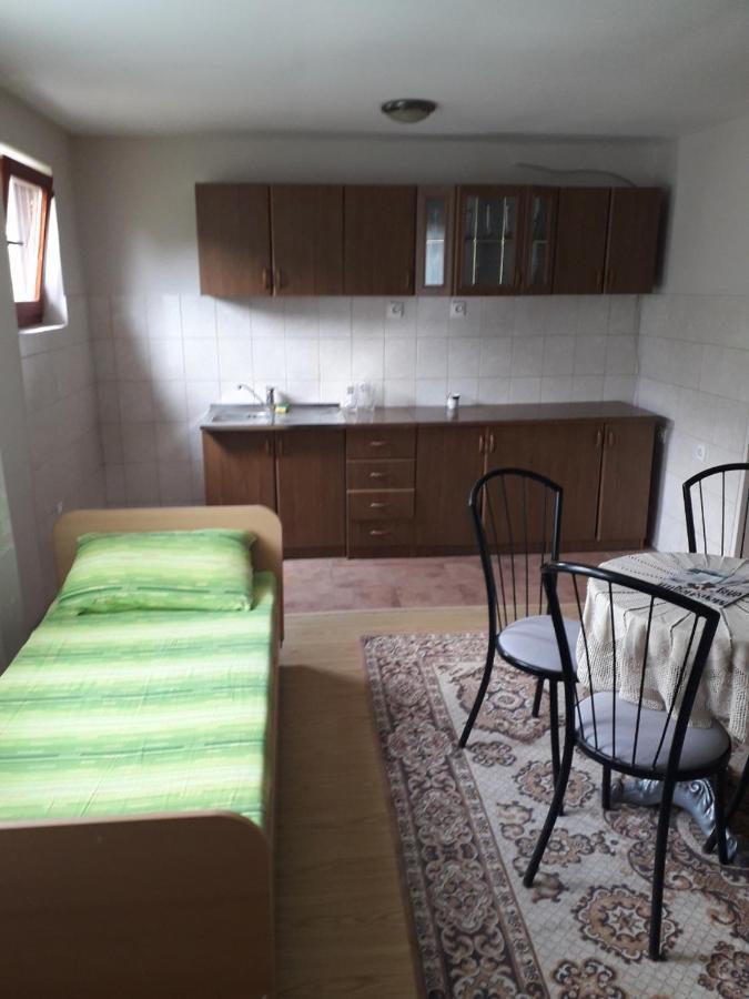 Prenociste Vitas Bed and Breakfast Miljevina Εξωτερικό φωτογραφία